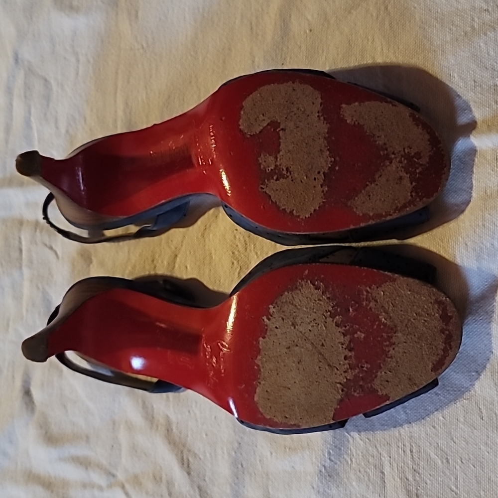 Christian Louboutin Vintage Blue Suede Heel. Size 37.5 HEADED TO LAY FOR AUCTION - Picture 9 of 9
